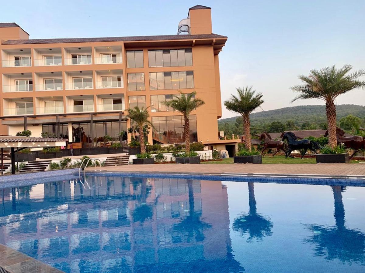 Regenta Resort Belagavi ภายนอก รูปภาพ