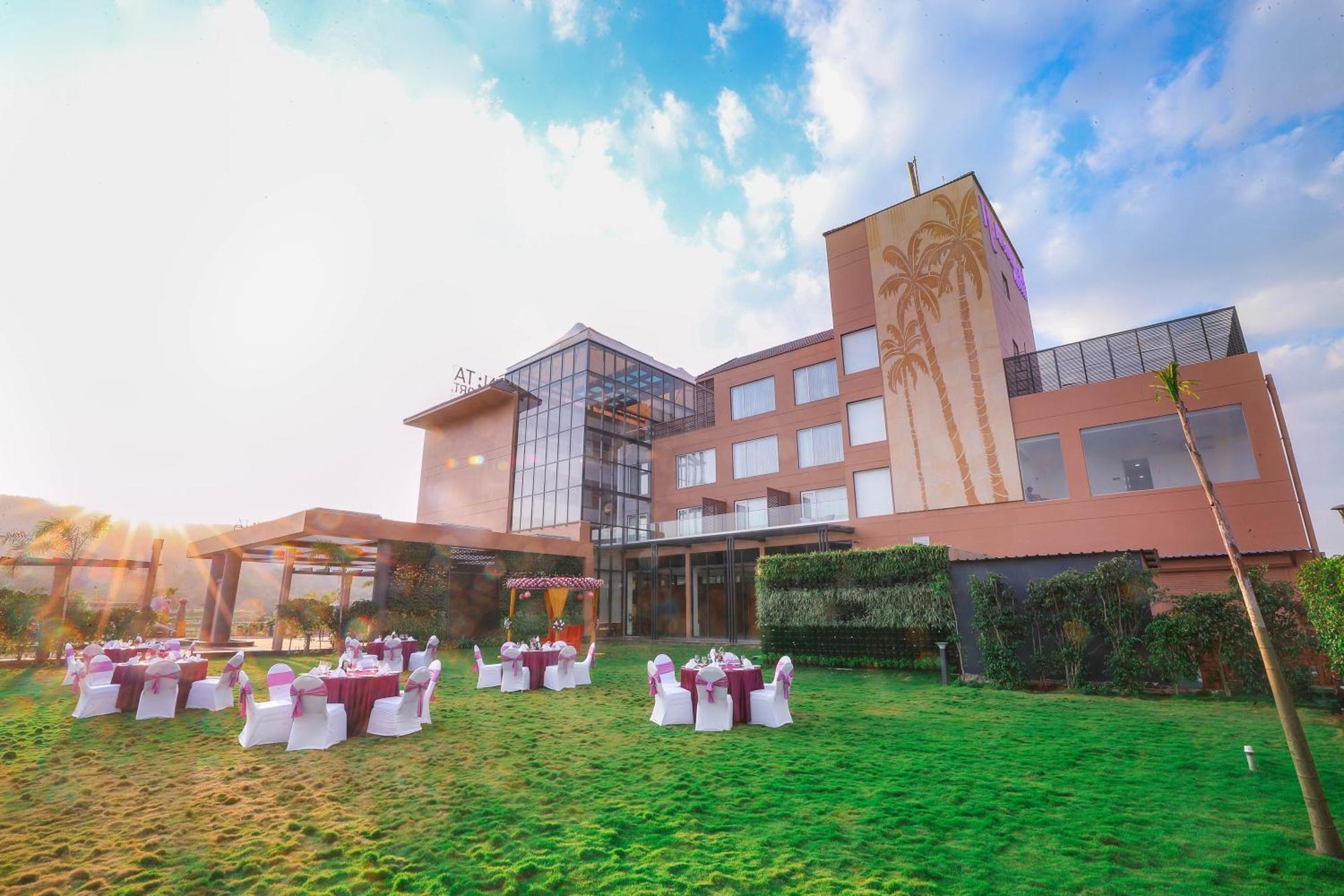 Regenta Resort Belagavi ภายนอก รูปภาพ
