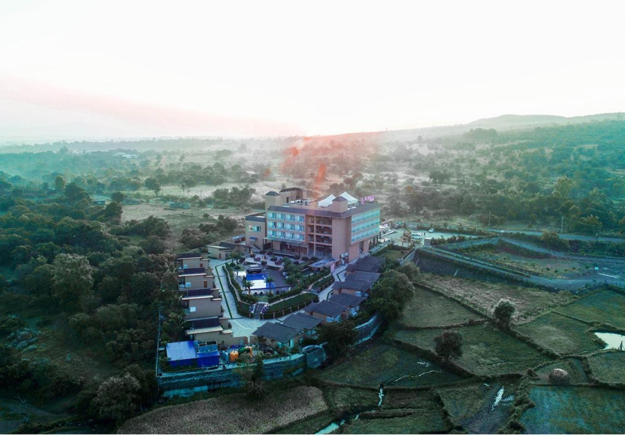 Regenta Resort Belagavi ภายนอก รูปภาพ