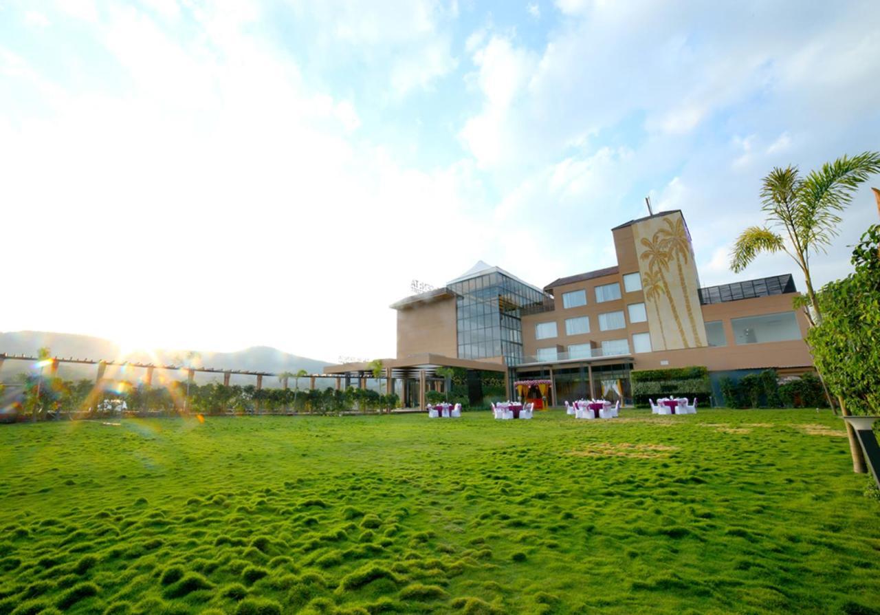 Regenta Resort Belagavi ภายนอก รูปภาพ
