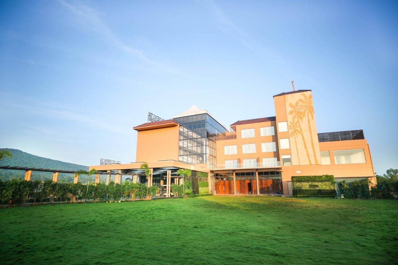 Regenta Resort Belagavi ภายนอก รูปภาพ